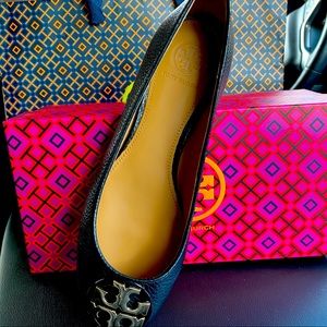 New Tory Burch leather flats